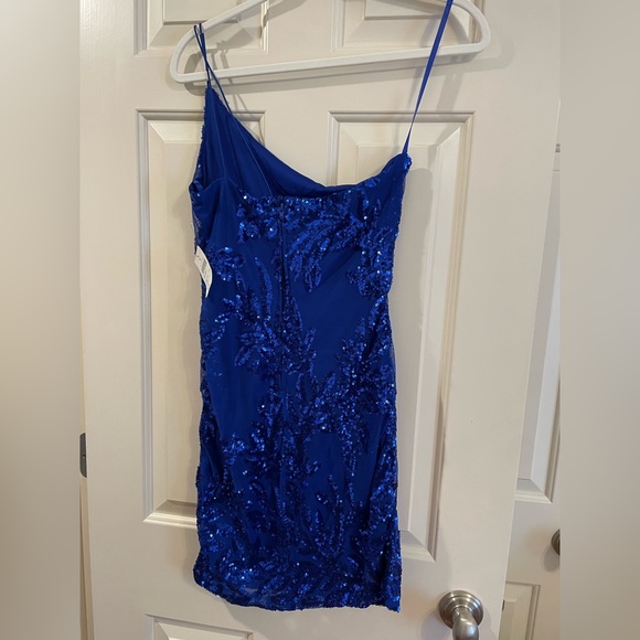 Windsor Hoco Dress 1 shoulder - Picture 3 of 4